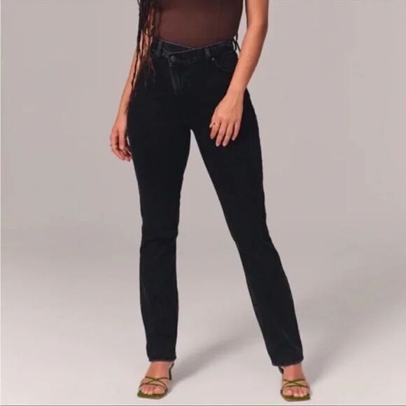 Abercrombie & Fitch Denim - Abercrombie The 90s Slim Straight Ultra High Rise Curve Love Crossover Waist